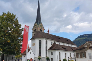 Dorffuehrung-2-Kirche